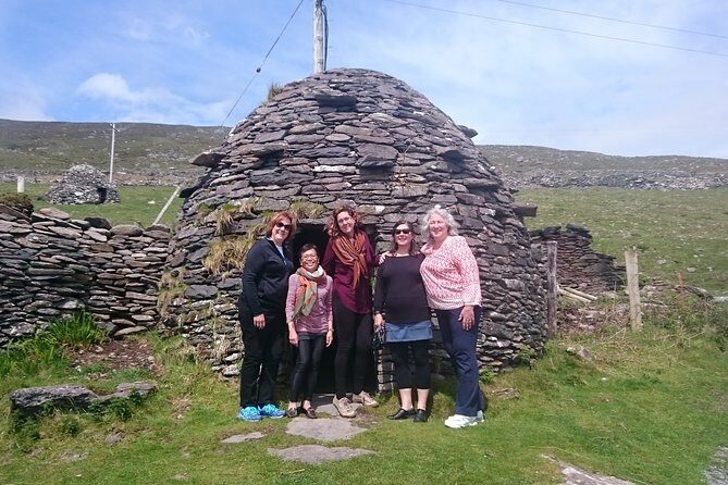 10 Day Wild Irish Experience Small Group Tour From Dublin - Day 6: Dingle Peninsula’s Slea Head and the Blasket Centre—plus optional sea and beer plans