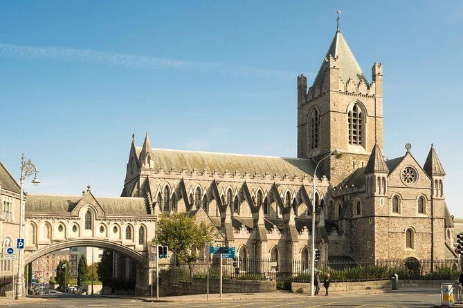 90 Minute Dublin Walking tour and Sightseeing tips - Dublin Castle: the authority hub and the quiet garden moments inside
