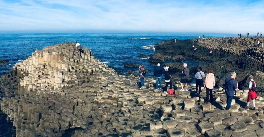 Belfast and Giant's Causeway in Italian or Spanish - The coach drive to Belfast: why the approach matters