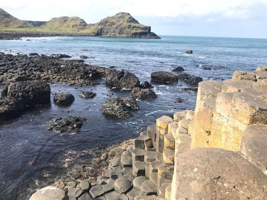 Belfast and Giant's Causeway in Italian or Spanish - Who should book this Belfast and Giant’s Causeway day trip?