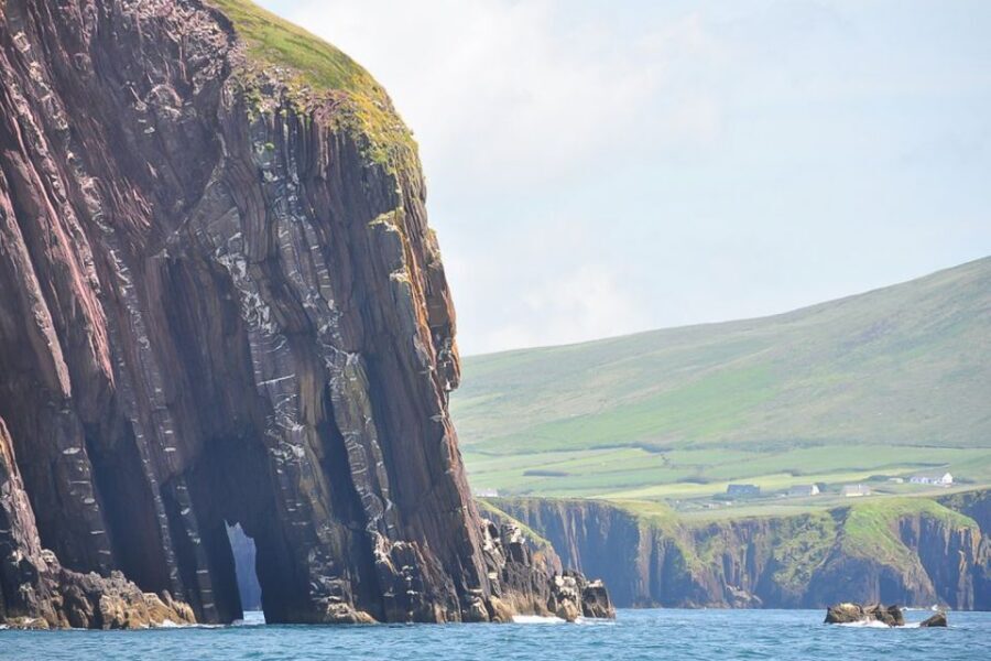 Best of Ireland 6-Day Backpackers Economy Tour - Belfast to Derry via Antrim Coast: Dunluce, Dark Hedges, and the Rope Bridge