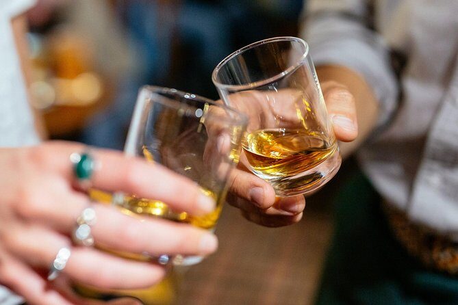 Classic Irish Pubs Private Tour of Dublin: Live Music, Beer and Nightlife - The nightlife pace: three beers, one snack, and time to actually enjoy it