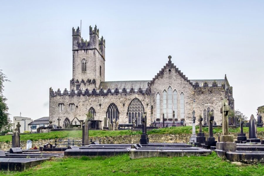 Cliffs of Moher and Blarney 2-Day Tour from Dublin - The Return via Bunratty Castle Photo Stop