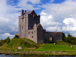 Cliffs of Moher and Galway Tour in Italian or Spanish - Galway in 1.5 Hours: River Walk, Corrib Views, and Quick City Magic