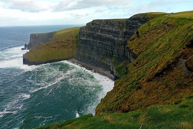 Cliffs of Moher and Wild Atlantic Way Private Tour: From Dublin - Wild Atlantic Way drive: what to watch for from the van