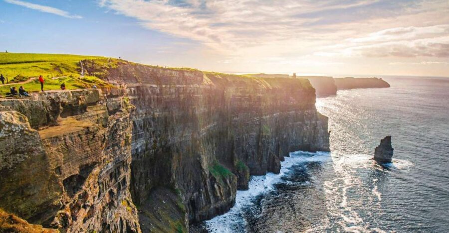 Cliffs of Moher Full-Day Tour from Dublin - Bunratty Castle photo stop: history without the long commitment