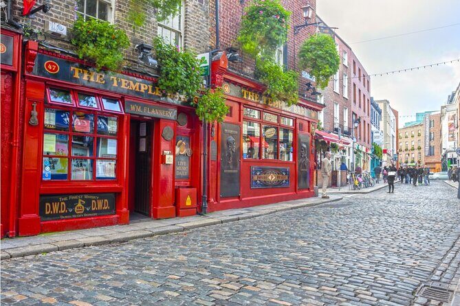 Cupid’s Trail: Romantic Puzzle Quest in Dublin - Starting at Fusiliers’ Arch near St Stephen’s Green