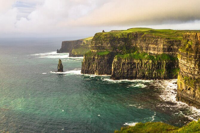 Day trip to Cliffs of Moher & Bunratty Castle and Ennis - 7:00 am in Dublin: your first stop at Barack Obama Plaza