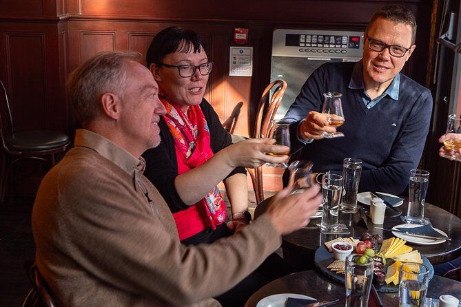 Deluxe Whiskey and Food Tasting in Dublin - Two pubs, one smooth Dublin night plan