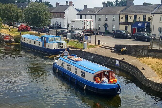 Digby Lock Cruise - Explore Ireland's Historic Grand Canal. - From aqueduct to Digby Lock: towpaths, horses, and the people who built it