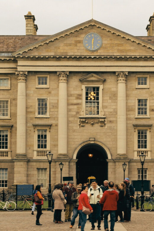 Dublin: 2 Hour City Center Guided Walking Tour - St Stephen’s Green: the quiet ending inside the city core