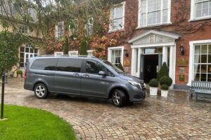 Dublin Airport Transfers: Luxury Transfer To/From DUB Per Vehicle - Flight Tracking and Waiting Time When Dublin Goes Off-Schedule