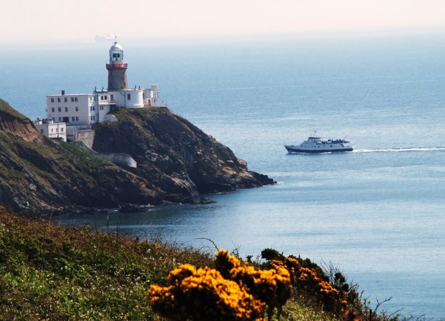 Dublin Bay: Cruise from the City Centre to Dun Laoghaire - Boarding at Sir John Rogerson’s Quay (Grand Canal Dock) without stress