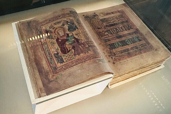 Dublin Book of Kells, Castle and Molly Malone Statue Guided Tour - Price and logistics: is $95.53 worth it for this Dublin mix?