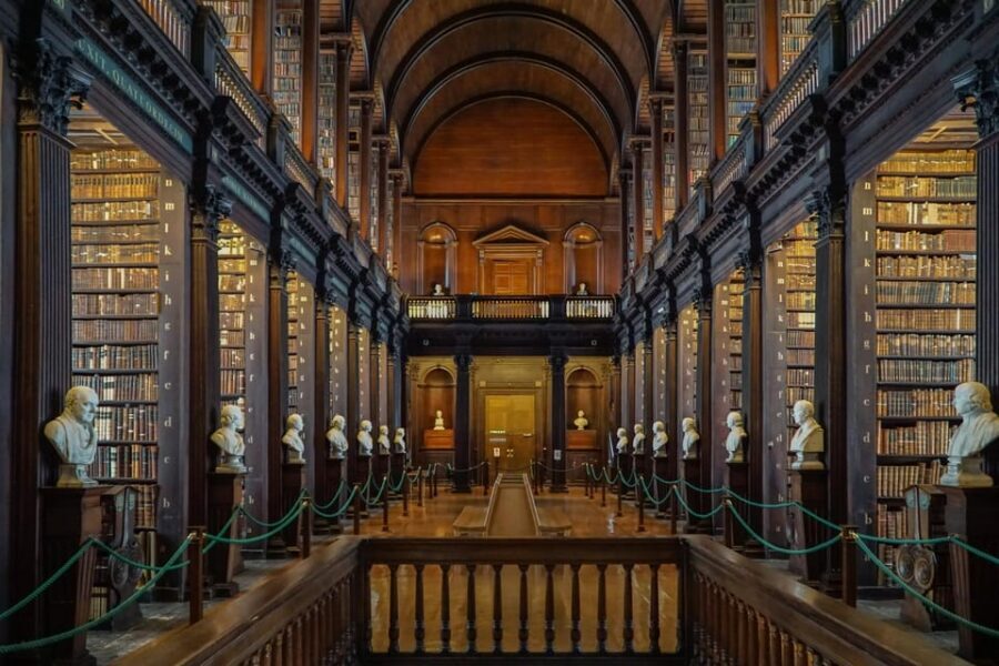 Dublin: Book of Kells, Dublin Castle and Christ Church Tour - Temple Bar to Trinity: How This Tour Makes Dublin Easy
