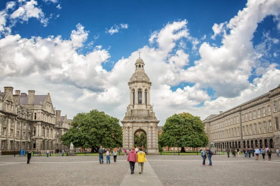 Dublin: Book of Kells, Dublin Castle and Christ Church Tour - Trinity College Dublin: The Photo Stop Before the Main Event