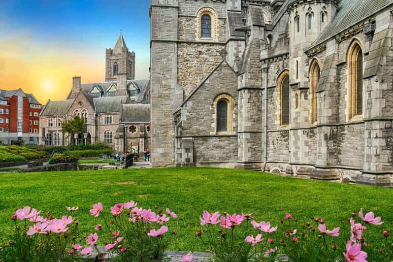 Dublin: Book of Kells, Dublin Castle and Christ Church Tour - Meeting at Wellington Quay (And Why Timing Matters)