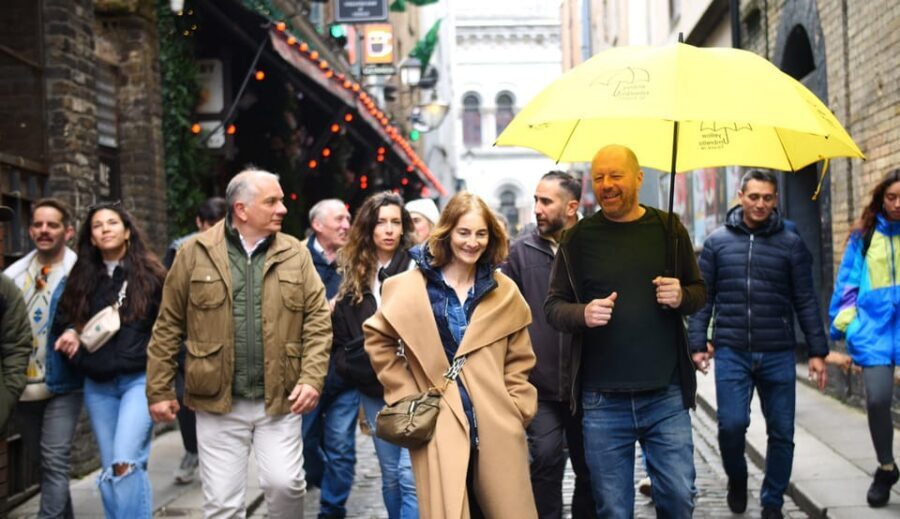 Dublin: Bucket List Sights Walking Tour - Temple Bar: Tudor-era streets and modern pub life