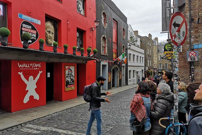 Dublin City Center Walking Tour - Dublin Castle: prisoners, Spain-Ireland links, and starter Irish words