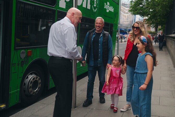 Dublin Cruise Ship Shore Excursion|Hop-on Hop-off & Rail Transfer - Boarding the hop-on bus: listening, Wi‑Fi, and the seat reality