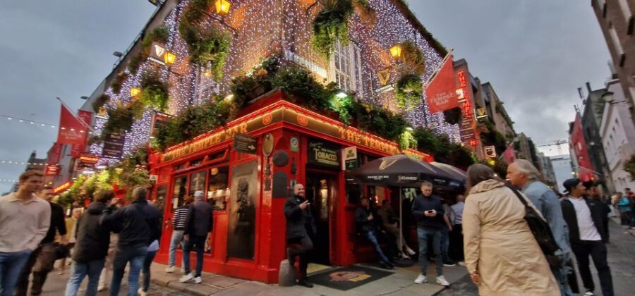 Dublin: Dublin City Highlights Private Guided Walking Tour - Claddagh Records: Where Dublin Meets U2 Music Lore