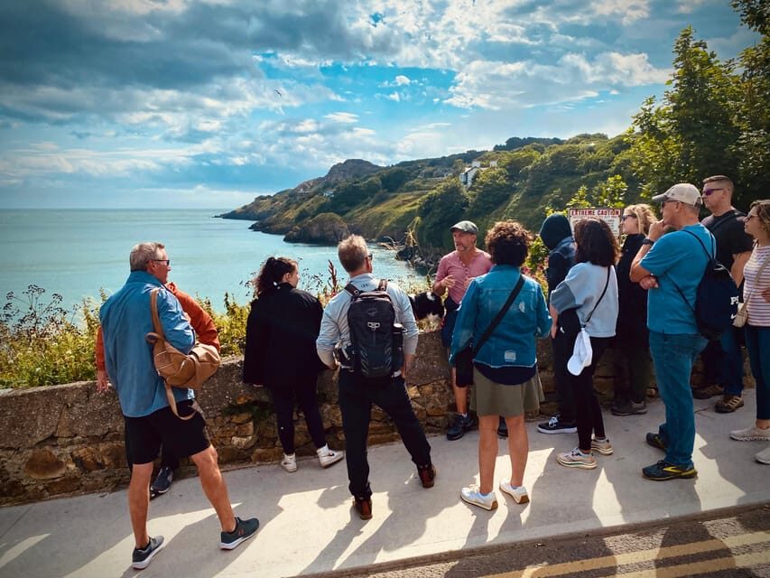 Dublin: Dublin Coastal Hike and Pints & Puppies - Howth train access: easy start, real village energy