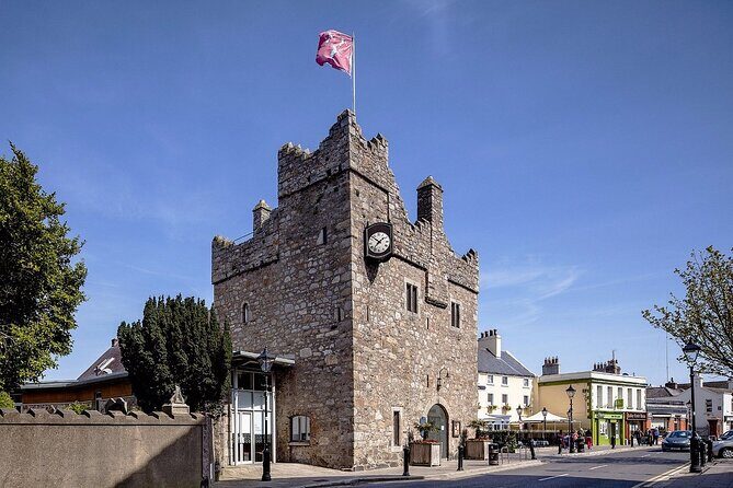 Dublin (Dun Laoghaire) Top-Rated Coastal Walking Tour - Stop 1: Dun Laoghaire Harbour and Pier history