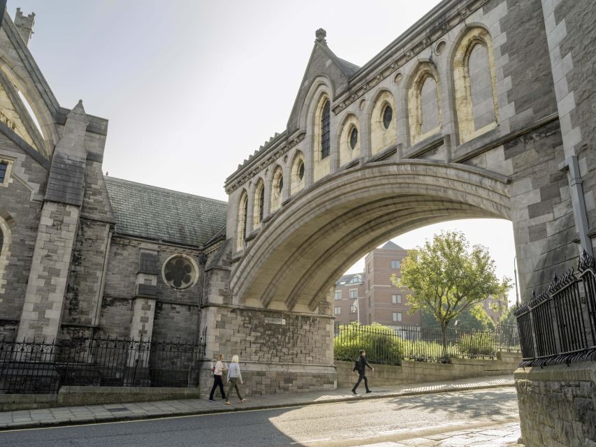 Dublin Explorer Pass: Save up to 50% on 3 to 7 Attractions - Whiskey, food, and themed tours: where reservations can change your plan
