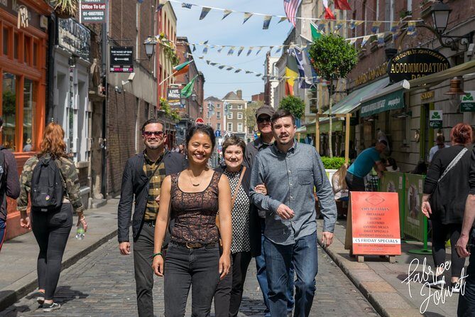Dublin Family Adventure: Cherished Memories in Every Photo - Temple Bar: stories baked into the street you’re photographing