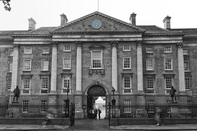 Dublin Ghost Hunt Exploration Game and Tour - Stop 2: Theobald Wolfe Tone Statue and the Mystery of 1791