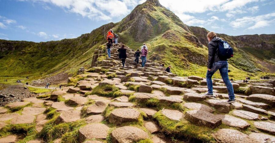 Dublin: Giant's Causeway & Belfast (Titanic or Black Taxi) - From Dublin Pickup to a Long Northern Ireland Day