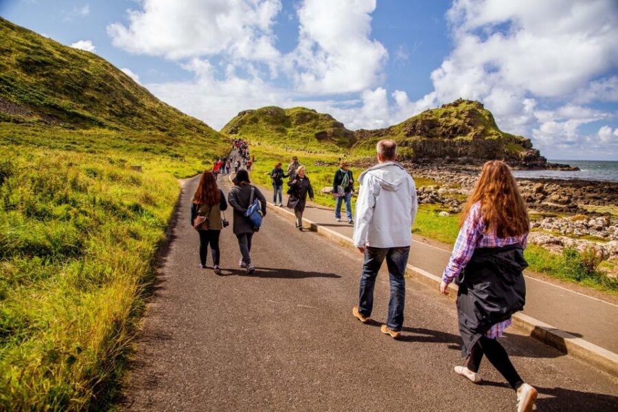 Dublin: Giant's Causeway & Belfast (Titanic or Black Taxi) - FAQ