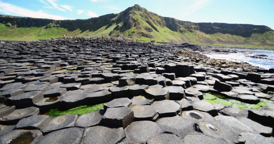 Dublin: Giant's Causeway & Belfast (Titanic or Black Taxi) - Dunluce Castle: 30 Minutes in a Cliffside Game of Thrones Setting