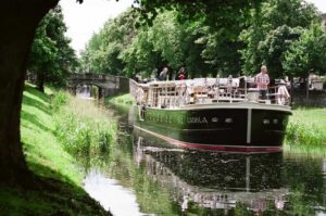 Dublin: Grand Canal Cruise with Dinner - The 2-Hour Flow: From Boarding to Lock-Gate Moments