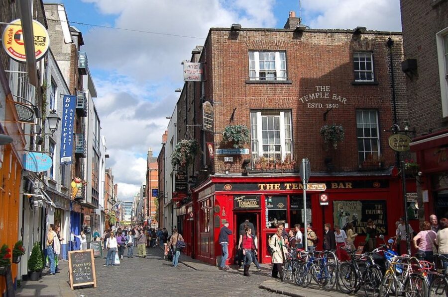 Dublin: Highlights and Hidden Corners Walking Tour - Dublin City Hall and the finish outside Trinity College: Book of Kells, seen first-hand