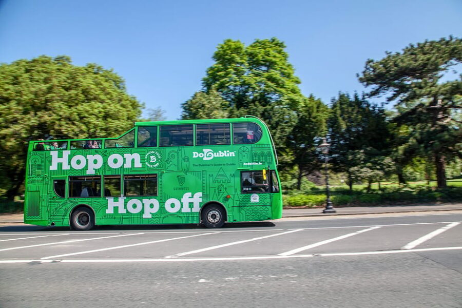 Dublin: Hop-on Hop-off Tour with Live German Commentary - How hop-on hop-off works around O’Connell Street