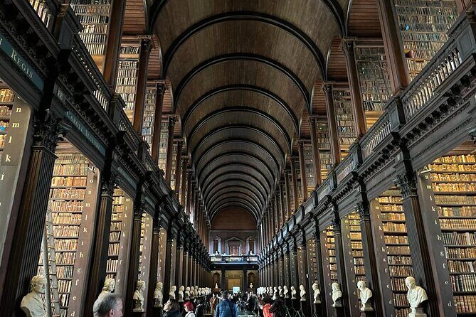 Dublin in a Day: Dublin Castle, Book of Kells, Guinness & Whiskey - Dublin Castle: medieval power in the center of town