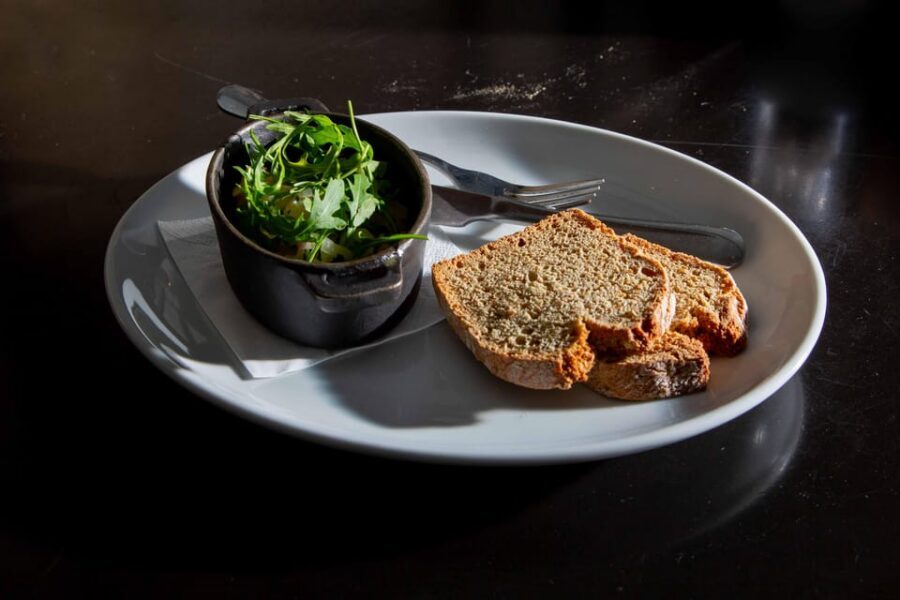 Dublin: Irish Food Trail Walking Tour with 3 Courses - Walking Dublin while you eat: how the course stops work