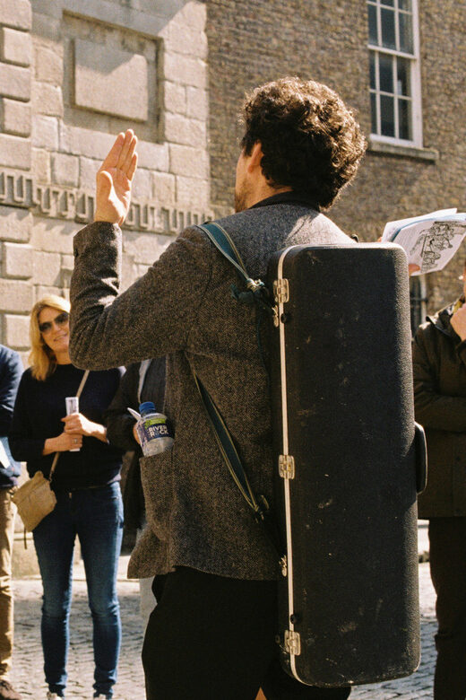 Dublin: Irish Music Walking Tour with Live Performance - Guides matter: the style you might notice on your date