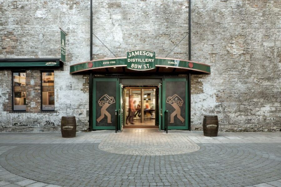 Dublin: Jameson and Guinness Private Tour with Transfers - Bow Street Experience at Jameson Distillery: Tour + 75 Minutes of Tasting Time