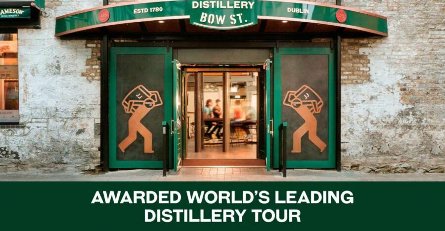 Dublin: Jameson Whiskey Distillery Tour with Tastings - JJ Bar and the included Jameson cocktail: the friendly landing