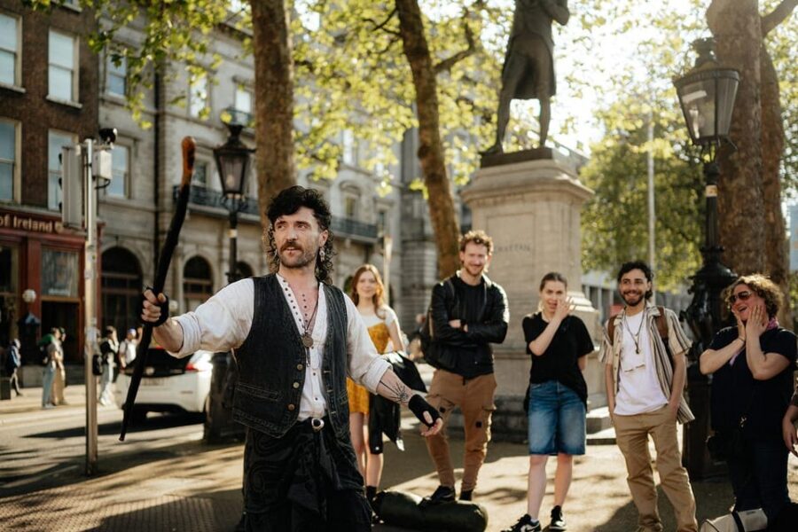 Dublin: Legends, Ghosts & Ghouls Walking Tour - The Shelbourne stop: terrors tied to a famous Dublin hotel