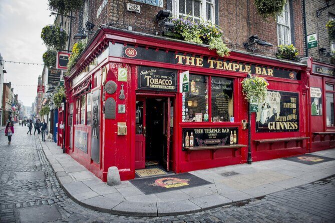 Dublin Old Town: Famous Pubs Exploration Game and Tour - What Makes This Pub Tour Work (And Where It Can Struggle)