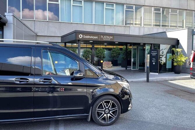 Dublin: Private Chauffeur Tour - Trinity College Dublin and Grafton Street: Campus Atmosphere, Then Street Performers
