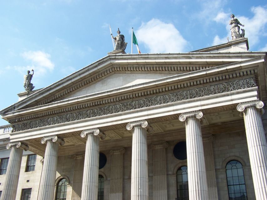 Dublin: Private City Tour in German - The macabre facts: darker stories with a lighter tone