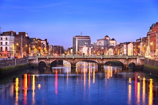 Dublin Private Custom Tour, Off-The-Beaten-Path in Temple Bar with a Local - Meeting at Molly Malone Statue and why the bridge start matters