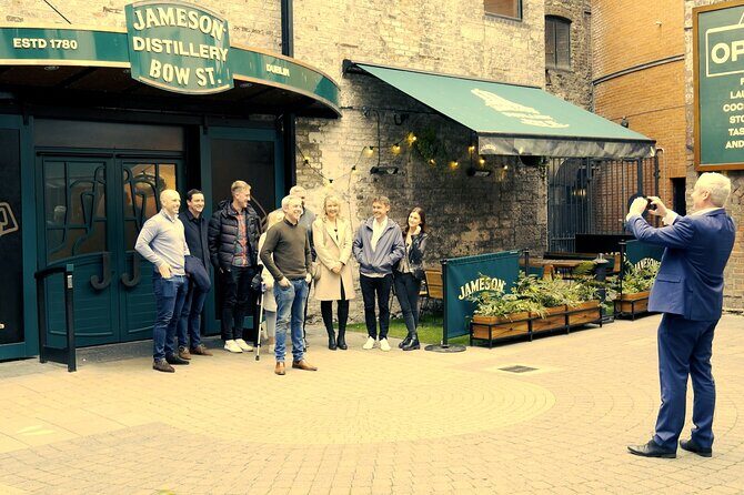 Dublin Private Guinness and Jameson Whiskey Tour with Transfers - Guinness Storehouse: Gravity Bar pint plus a real guided start