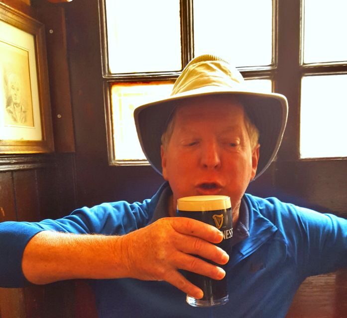 Dublin: Private Pub Tour - Meeting At The Oak: Starting Smoothly In Dublin