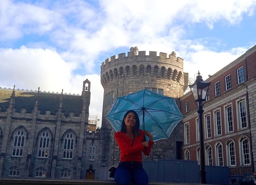 Dublin: Private Tour of City Monuments in Spanish - Getting Started: Pickup in Central Dublin and Your Guide’s Teal Umbrella