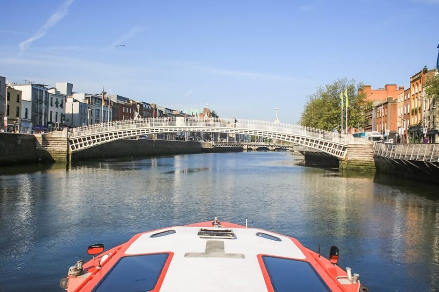 Dublin: River Liffey Sightseeing Cruise - Ha’penny Bridge, the Custom House, and the Classic Center of Dublin